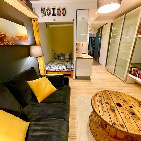 Forum Metro Wifi 1Gbs 70'Tv Netflix Hbo Appletv Βαρσοβία Εξωτερικό φωτογραφία